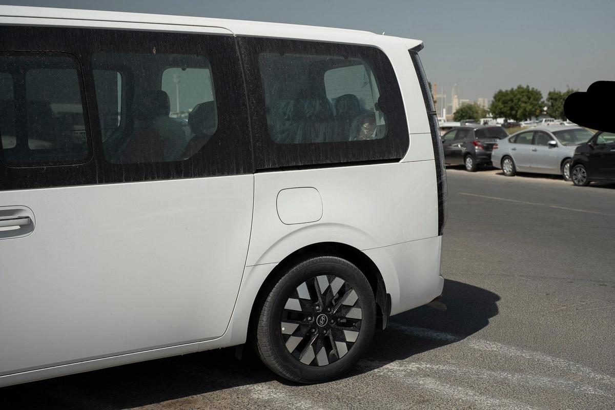 HYUNDAI STARIA 3.5L VIP 7 SEATER ROYAL EDITION-20-20
