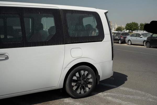 HYUNDAI STARIA 3.5L VIP 7 SEATER ROYAL EDITION