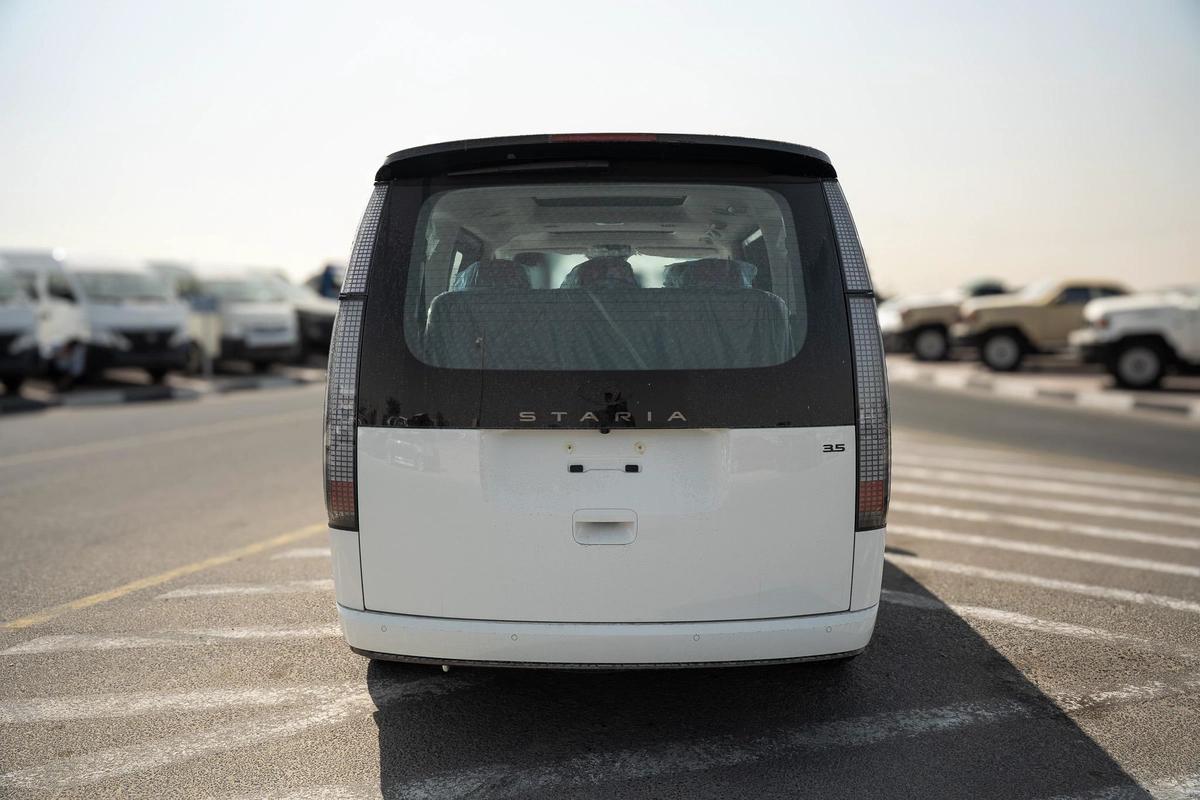 HYUNDAI STARIA 3.5L VIP 7 SEATER ROYAL EDITION-2-2