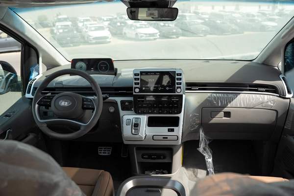 HYUNDAI STARIA 3.5L VIP 7 SEATER ROYAL EDITION