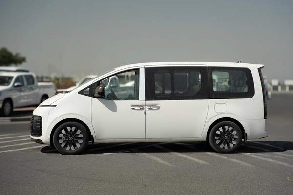 HYUNDAI STARIA 3.5L VIP 7 SEATER ROYAL EDITION