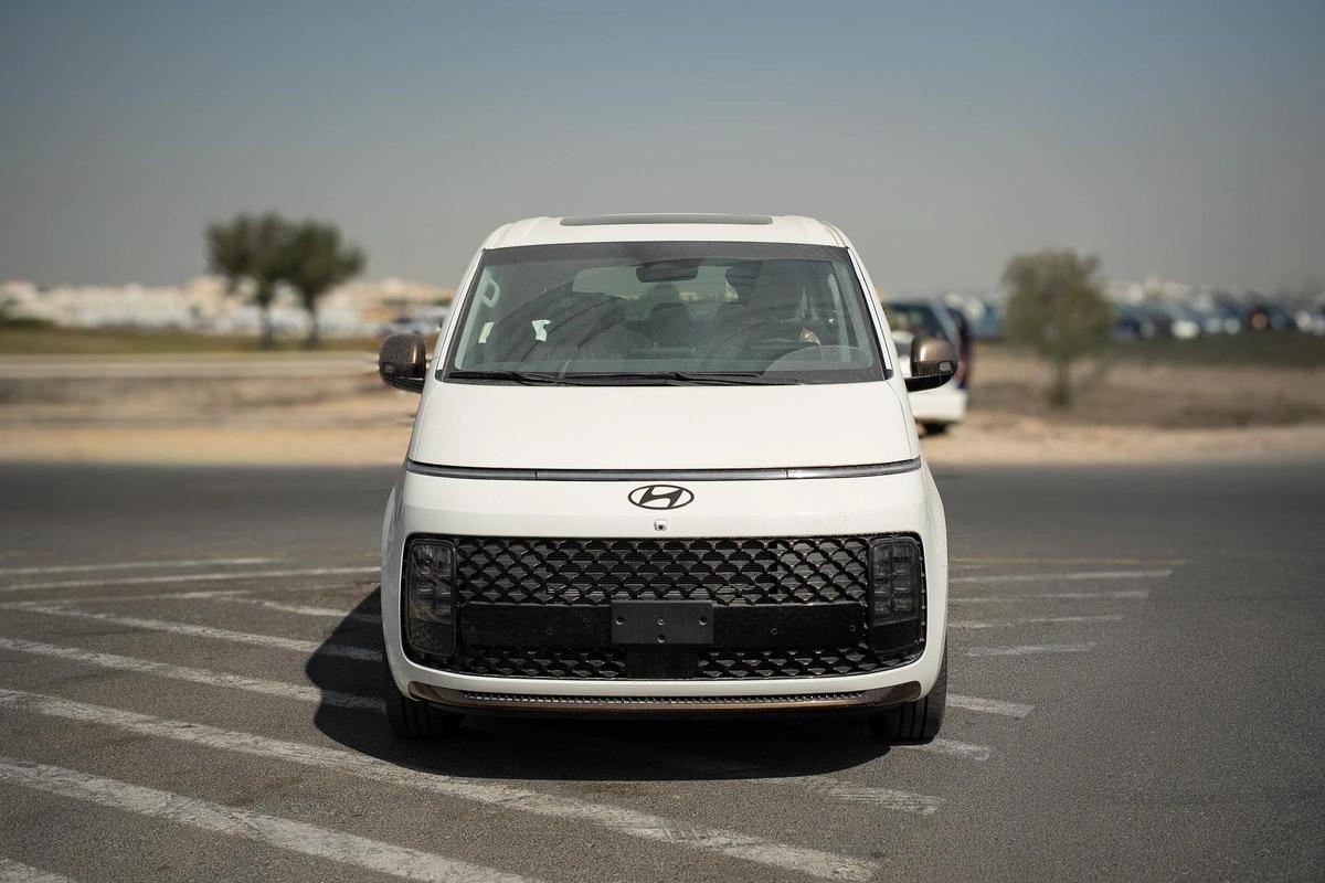 HYUNDAI STARIA 3.5L VIP 7 SEATER ROYAL EDITION-19-19