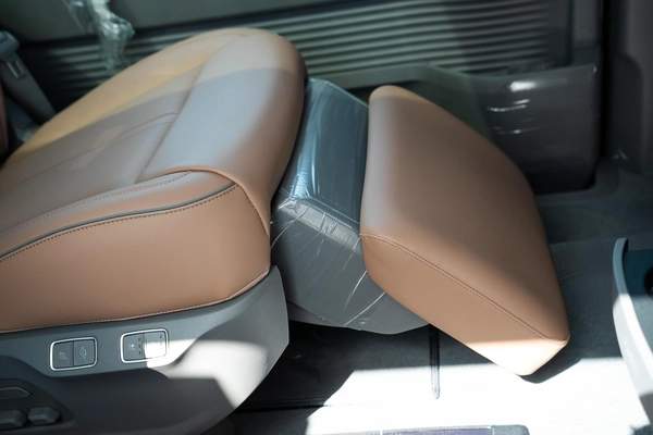 HYUNDAI STARIA 3.5L VIP 7 SEATER ROYAL EDITION