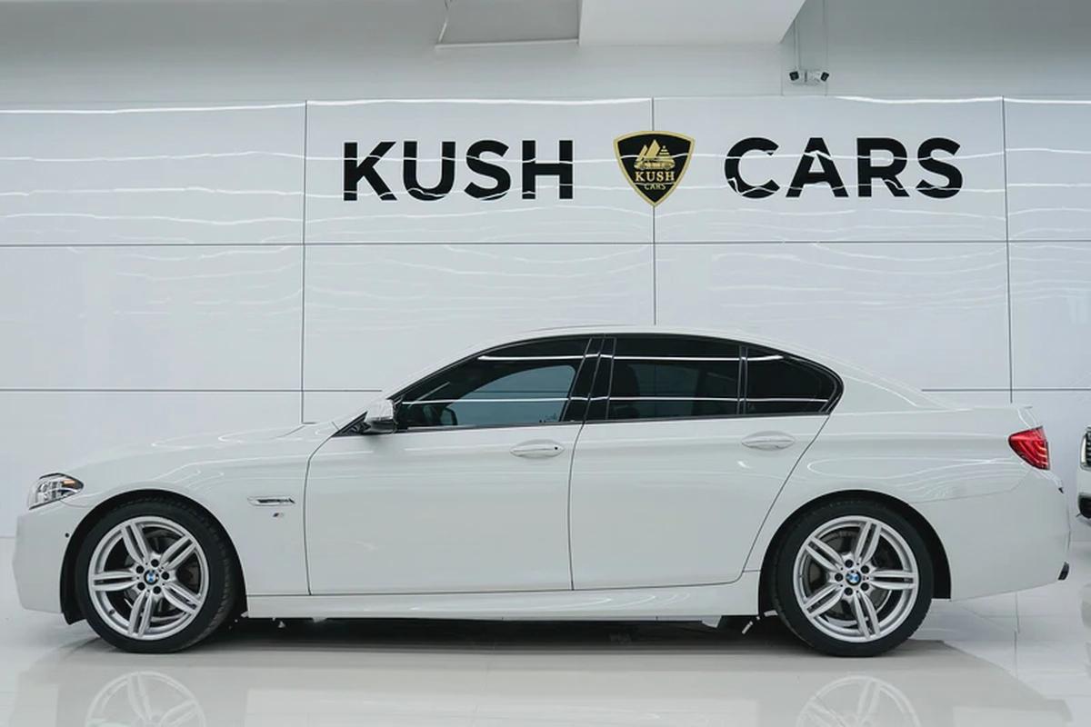 2016 BMW 5-SERIES 528i M-KIT | GCC SPECS | EXCELLENT CONDITION-2-2