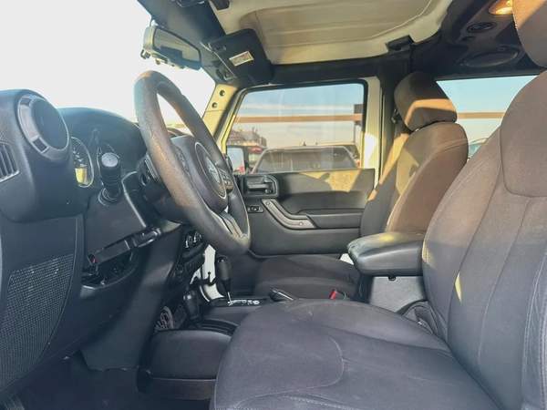 جيب رانجلر سبورت 2014 مواصفات خليجية بحالة جيدة