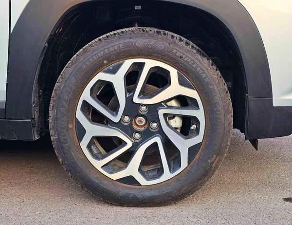 Suzuki Fronx GLX / EURO 5 HYBRID / 1.5L V4 / HEADUP DISPLAY / 360* CAMERAS /" 9" DISPLAY AUDIO (CODE # FRHGLX)