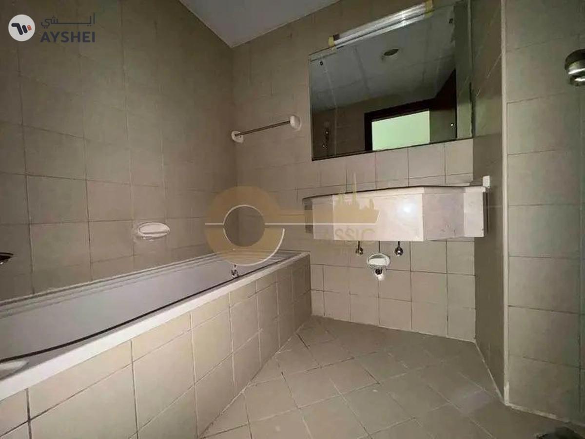 2 Bedroom Apartment | Mid Floor | Canal View-12-12
