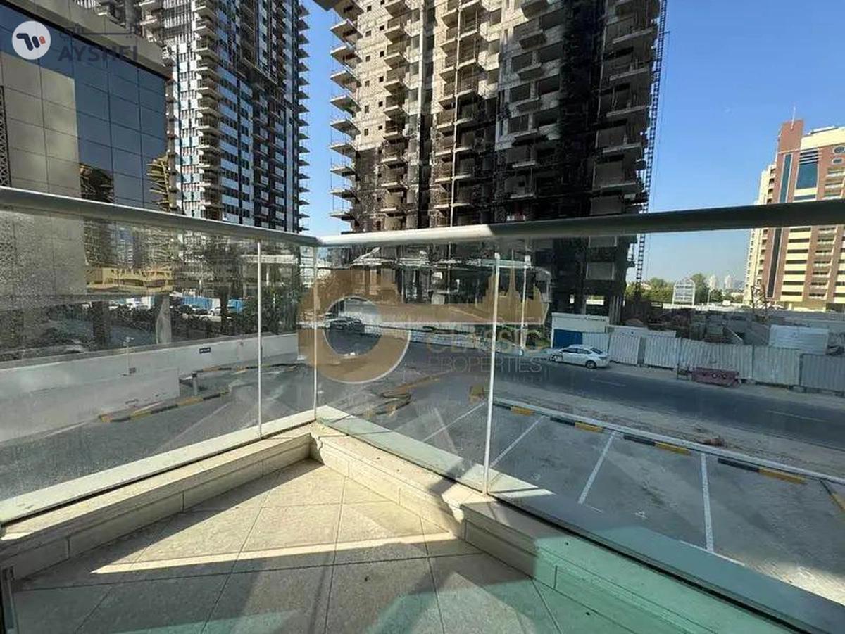 2 Bedroom Apartment | Mid Floor | Canal View-21-21