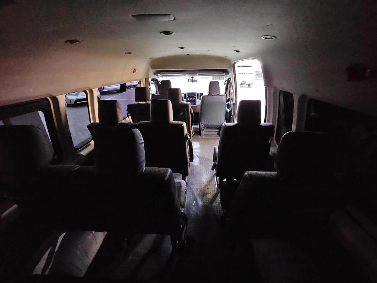 Toyota Hiace HIACE PASSENGER / PETROL MANUAL / 3.5 V6 / HIGH ROOF-6-6