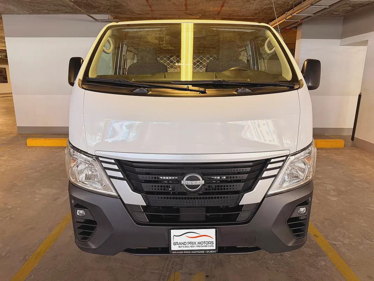 Nissan Urvan NV350 6 Seater Manual 2023 Model GCC Specs With Service History In Perfect Condition-1-1