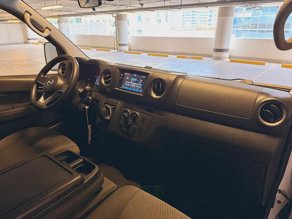 Nissan Urvan NV350 6 Seater Manual 2023 Model GCC Specs With Service History In Perfect Condition-10-10