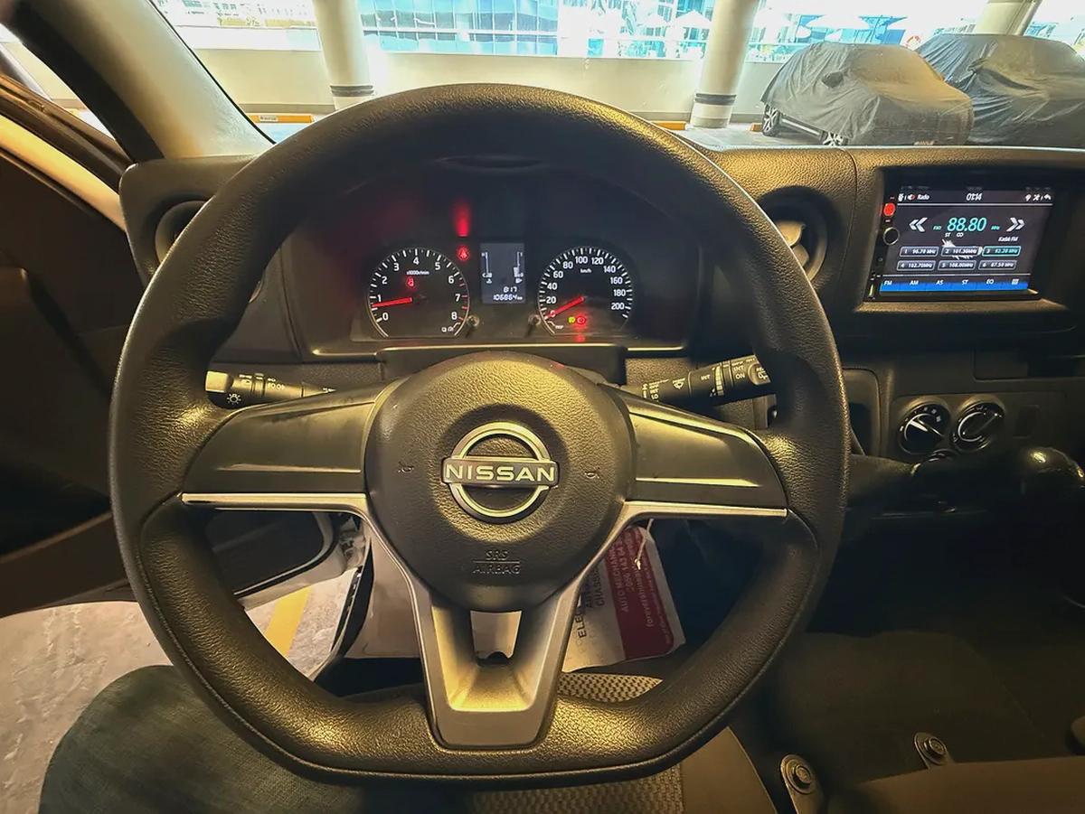 Nissan Urvan NV350 6 Seater Manual 2023 Model GCC Specs With Service History In Perfect Condition-11-11