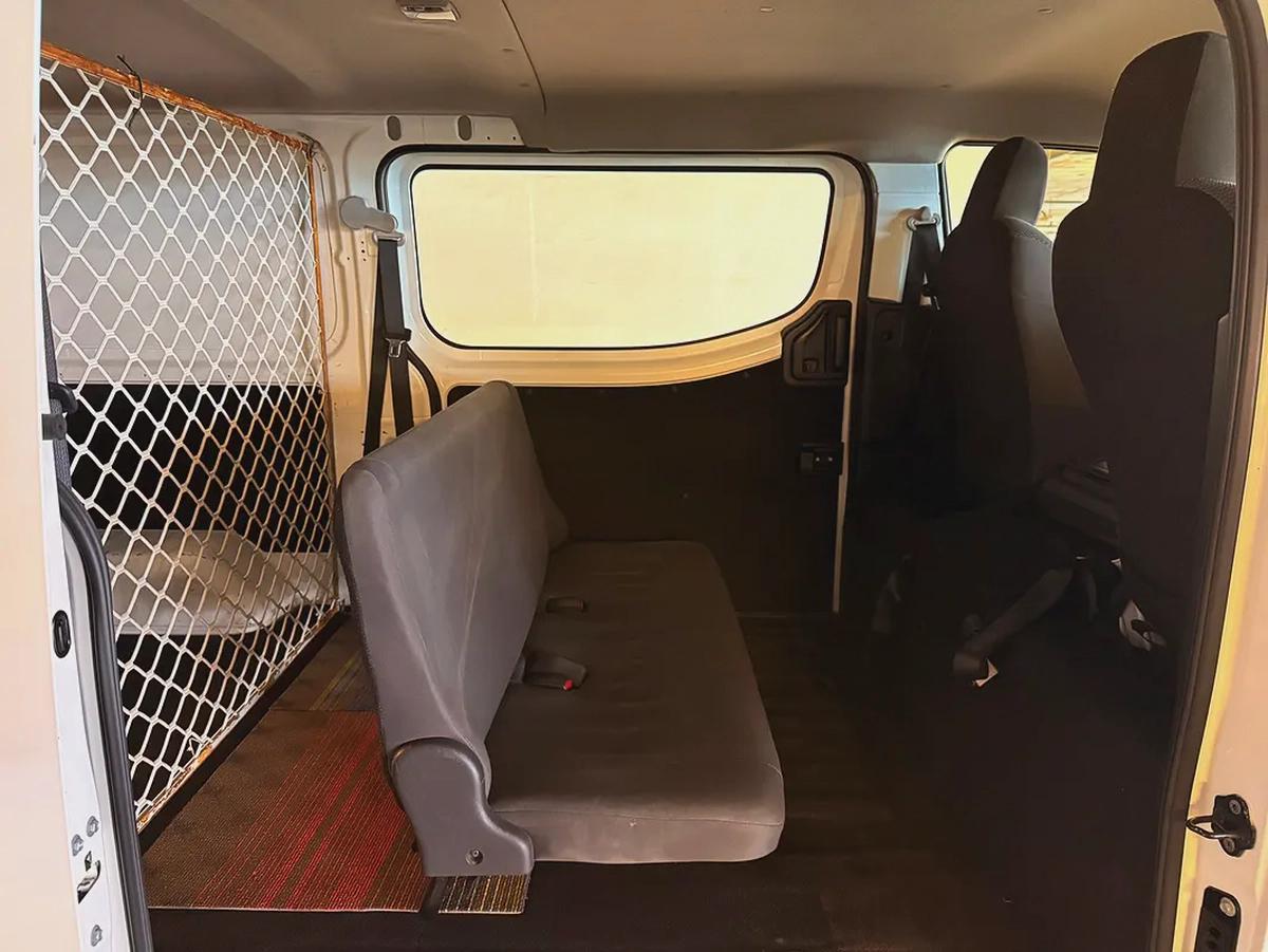 Nissan Urvan NV350 6 Seater Manual 2023 Model GCC Specs With Service History In Perfect Condition-13-13