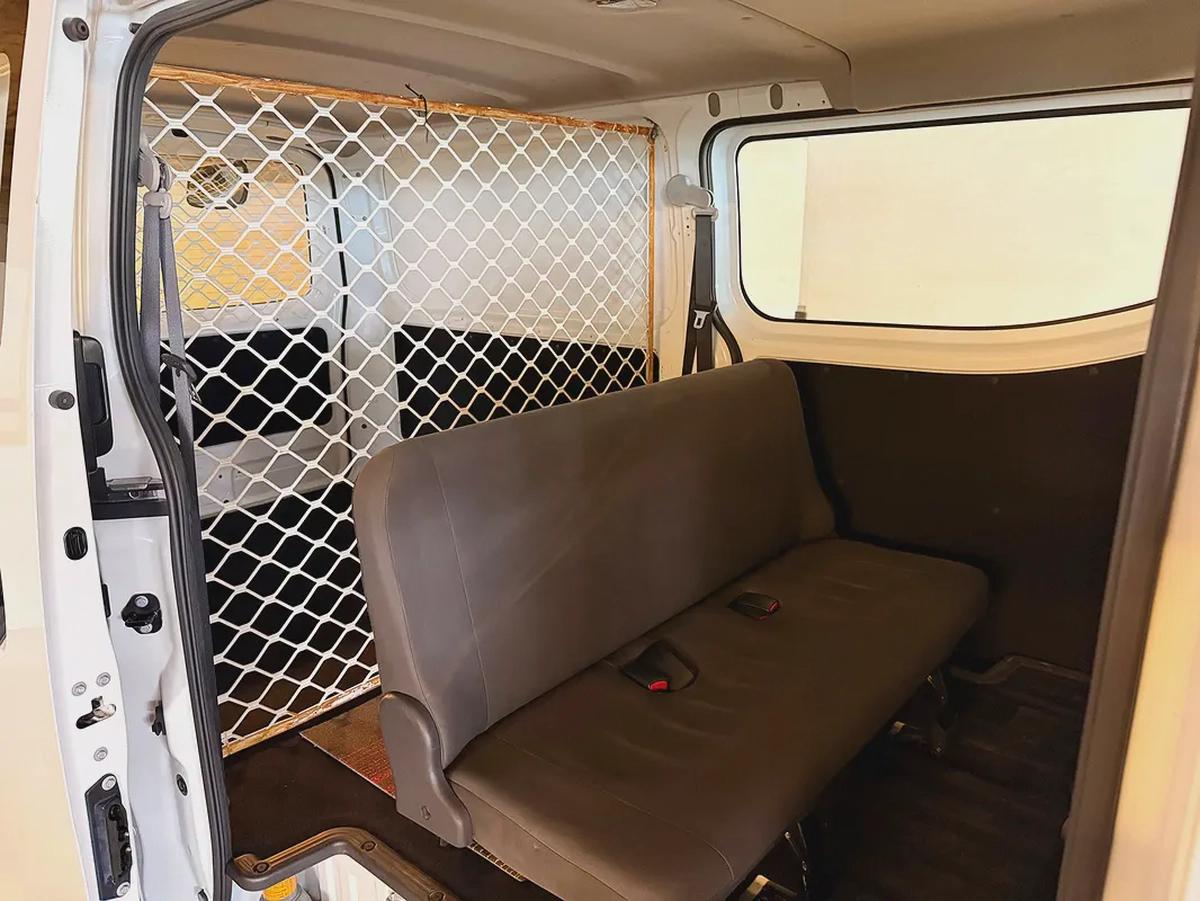 Nissan Urvan NV350 6 Seater Manual 2023 Model GCC Specs With Service History In Perfect Condition-14-14