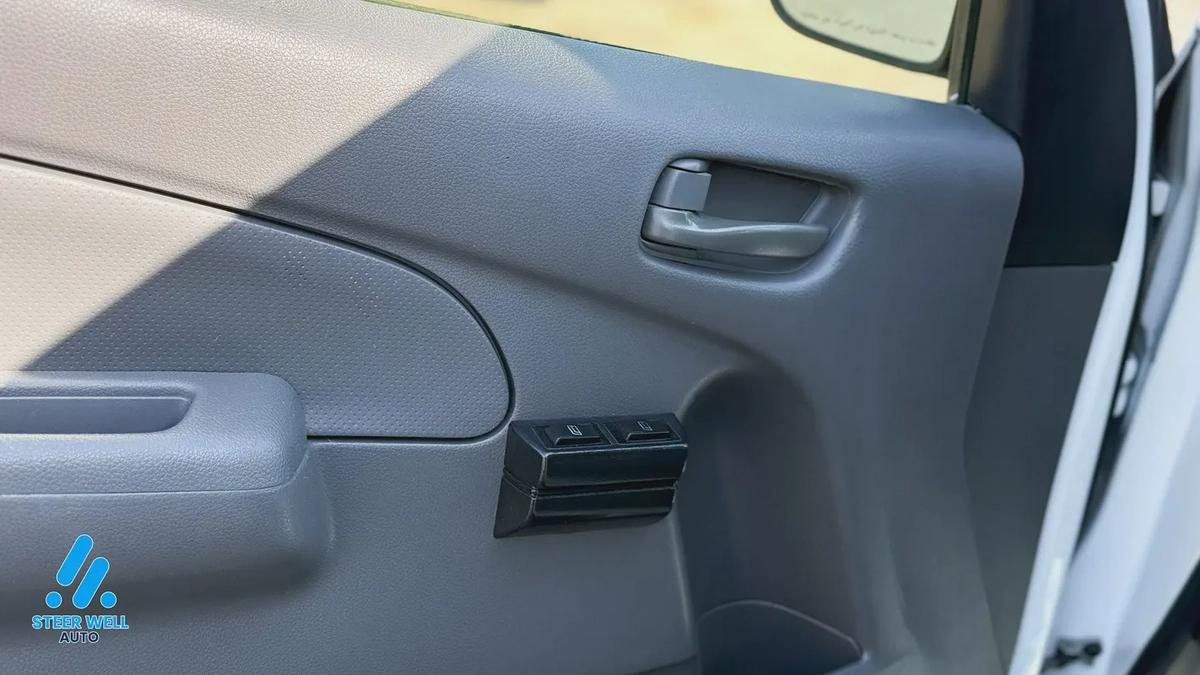 2021 Nissan Urvan NV350 SR Chiller Van for Sale – Reliable Commercial Vehicle, Perfect Condition-10-10