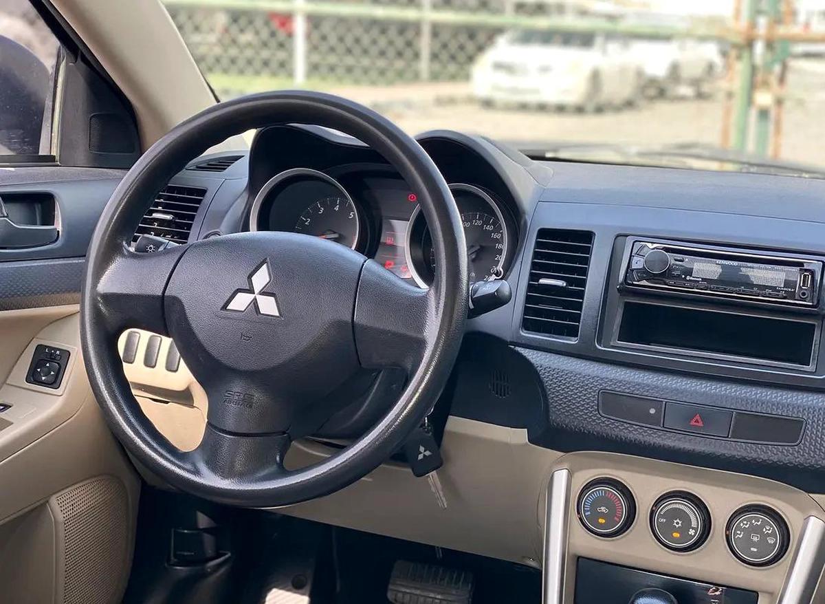 Mitsubishi Lancer EX GLX-10-10