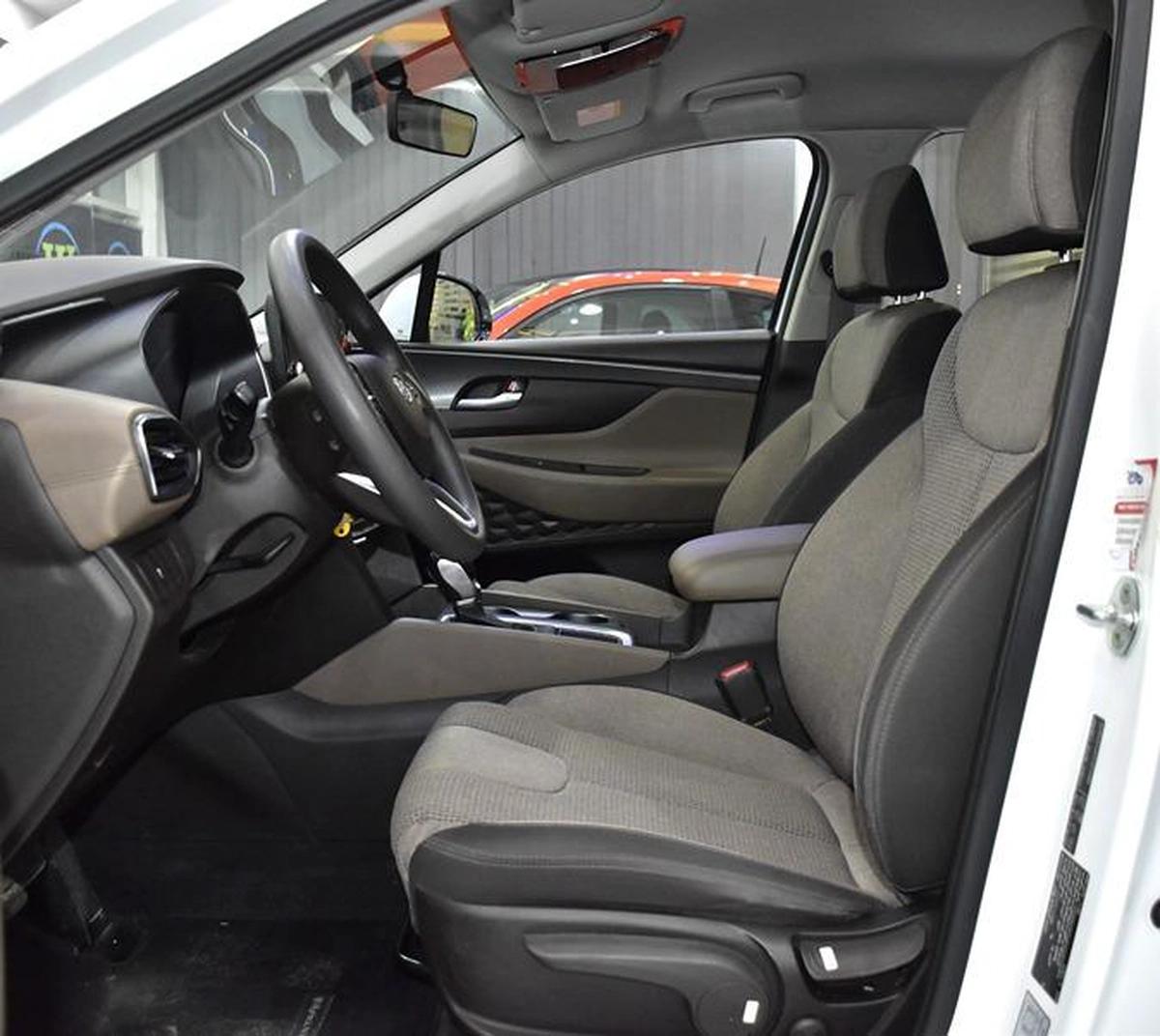 Hyundai SantaFe ( 2023 Model ) in White Color GCC Specs-11-11