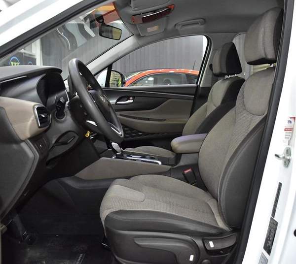 Hyundai SantaFe ( 2023 Model ) in White Color GCC Specs