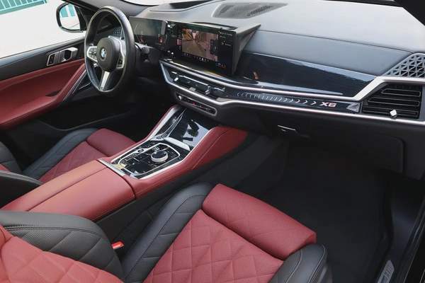 BMW X6 -Xdrive40i M SPORT-2024-65000KM-GCC SPECS-UNDER WARRANT-EXCELLENT CONDITION