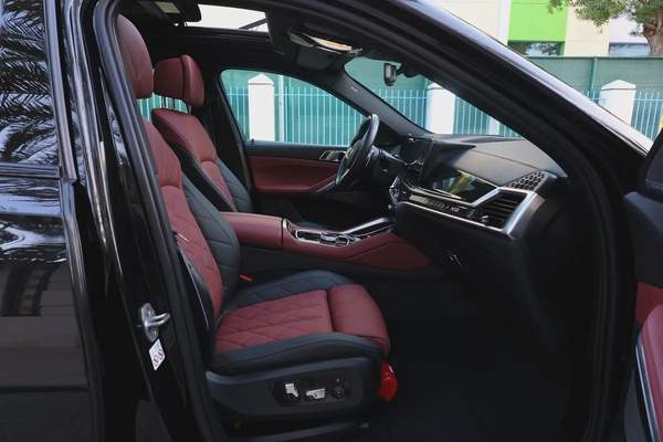 BMW X6 -Xdrive40i M SPORT-2024-65000KM-GCC SPECS-UNDER WARRANT-EXCELLENT CONDITION