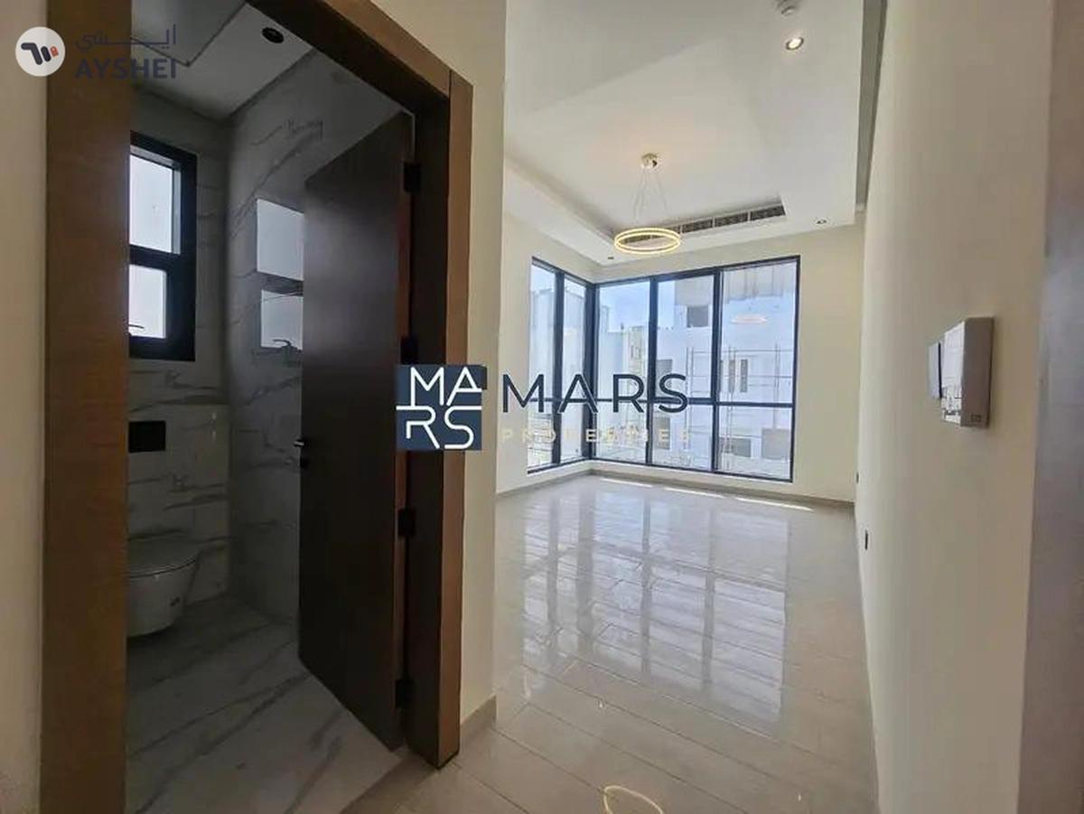 Villa-5 bedrooms in Al Hoshi – Close to the Main Entrance of the Area-5-5