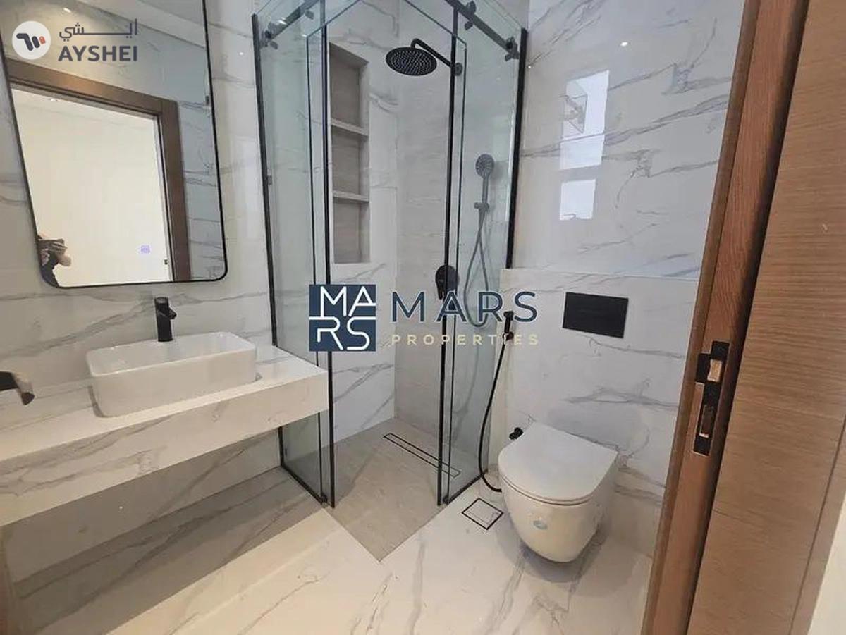 Villa-5 bedrooms in Al Hoshi – Close to the Main Entrance of the Area-8-8