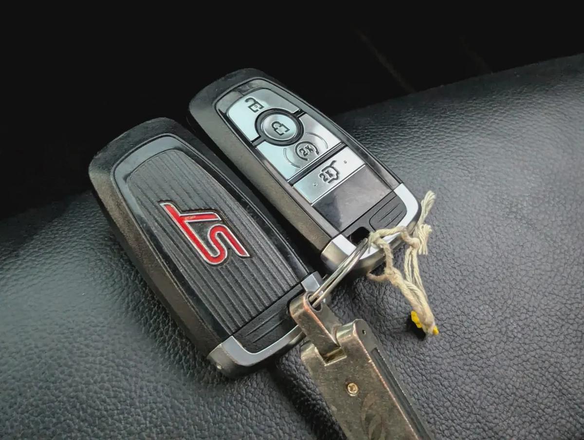 FORD EXPLORER 2021 ST FULL OPTION GCC ORIGINAL PAINT IN EXCELLENT CONDITION-4-4