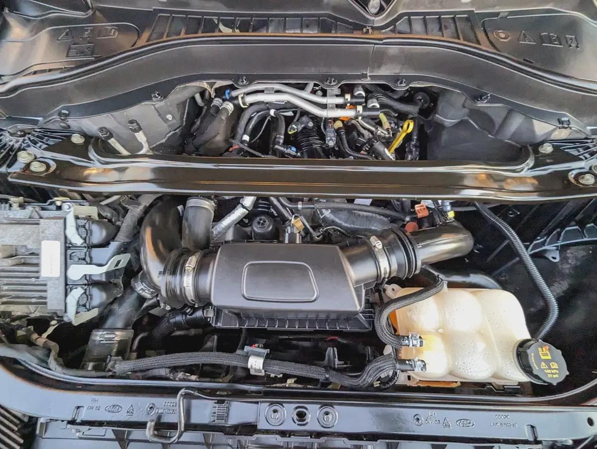 FORD EXPLORER 2021 ST FULL OPTION GCC ORIGINAL PAINT IN EXCELLENT CONDITION-9-9