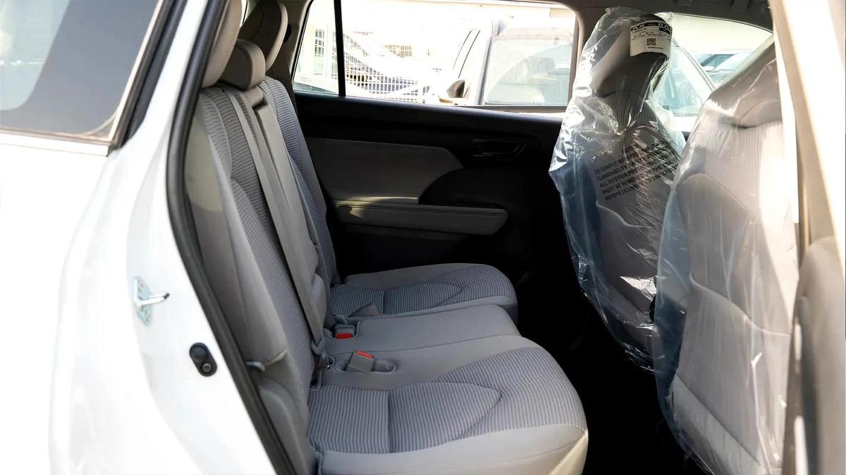 2026 Toyota Highlander LE 2.5 AT Hybrid-6-6