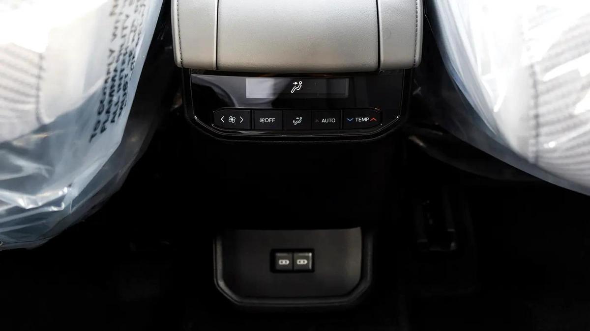 2026 Toyota Highlander LE 2.5 AT Hybrid-1-1