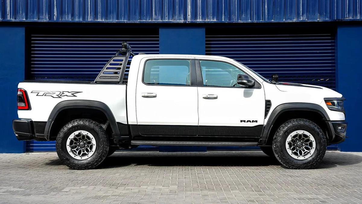 RAM 1500 TRX V8-1-1
