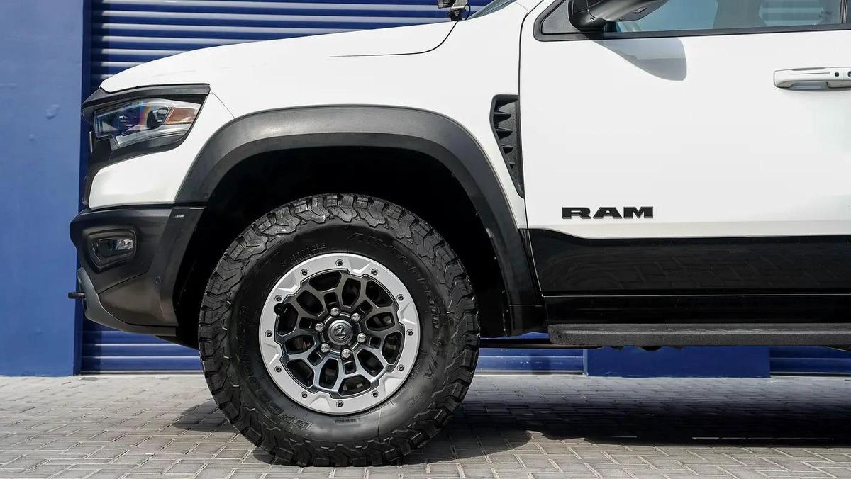 RAM 1500 TRX V8-4-4