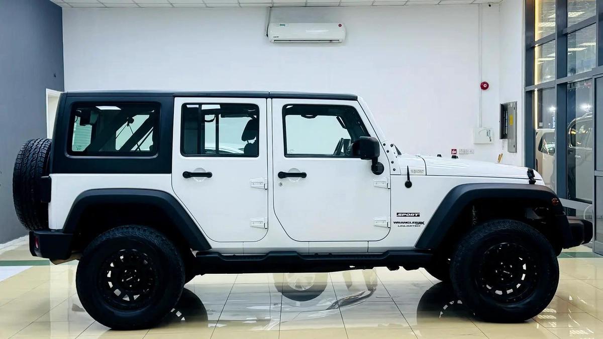 2018 Jeep Wrangler Unlimited GCC 1st Owner Orignal Paint-1-1