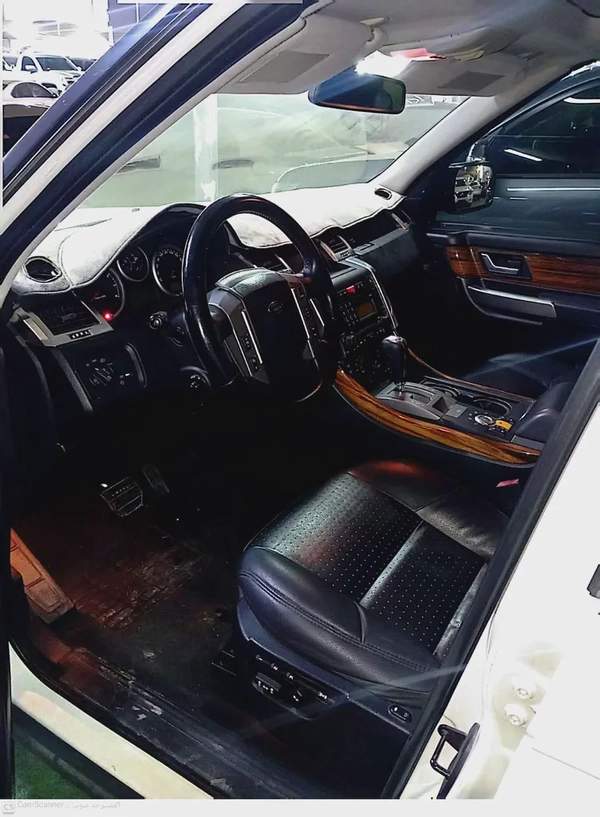 Land Rover Range Rover Sport SV 2009 - GCC Specs