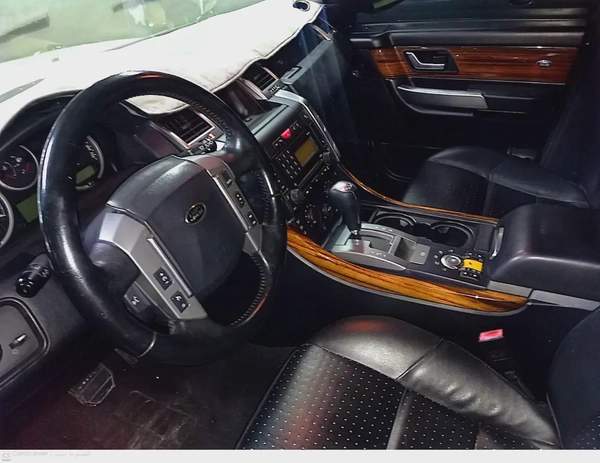Land Rover Range Rover Sport SV 2009 - GCC Specs
