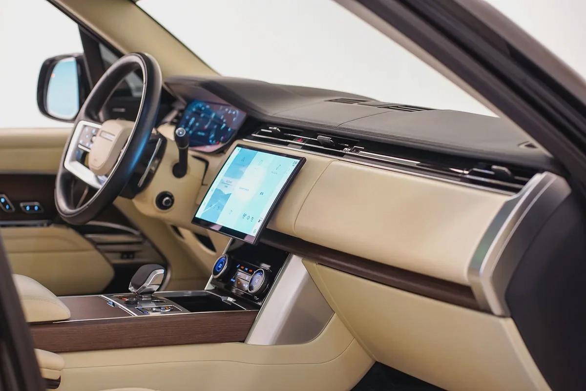 AED 5624 PM | RANGE ROVER VOGUE SE P400 V6 2023 | FULL AGENCY SERVICE HISTORY | GCC-14-14