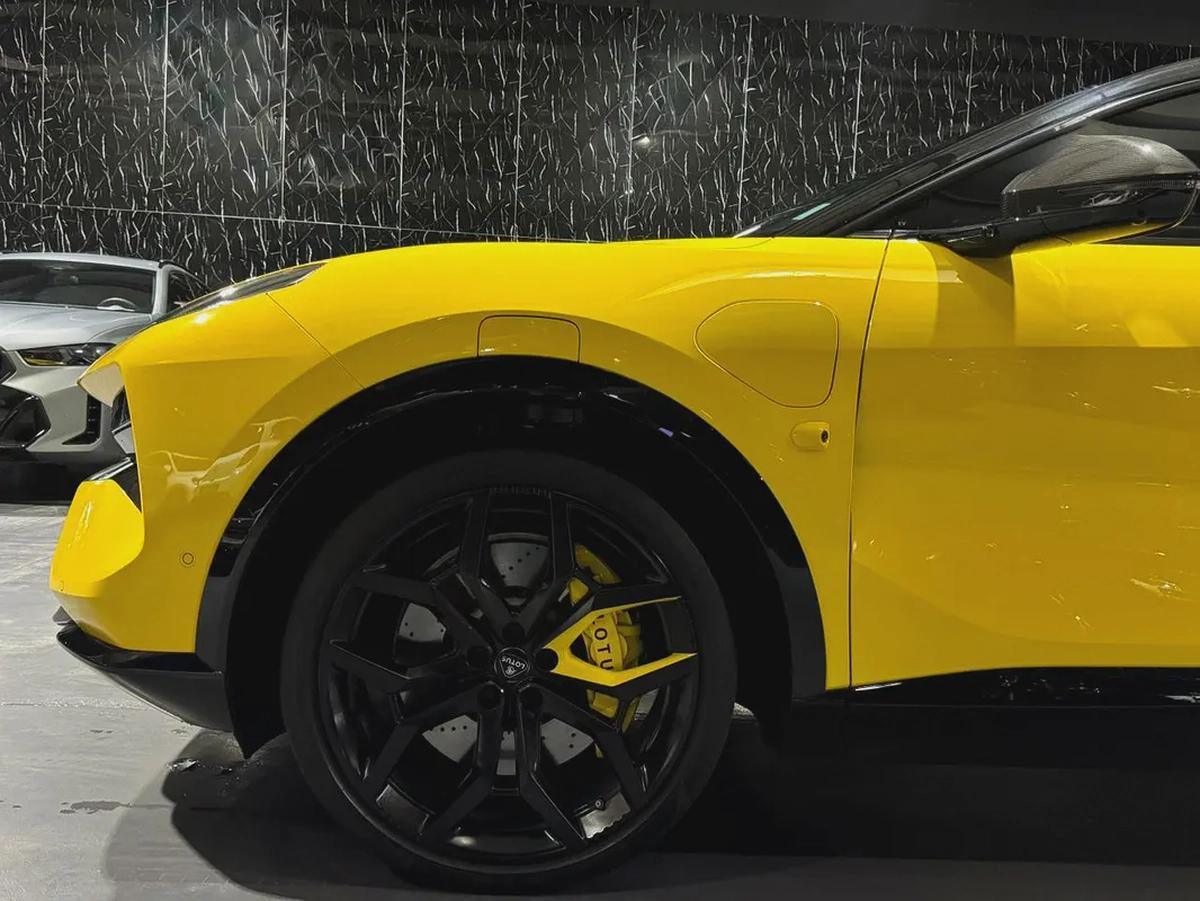 Lotus Eletre 2024 GCC specs for 450,000.00 AED-8-8